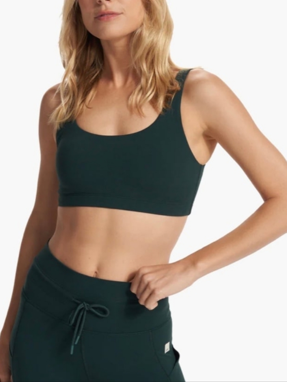 Vuori Daily Bra Top Cropped Grass NWT Yoga Athletic Soft Stretch Remov Padding